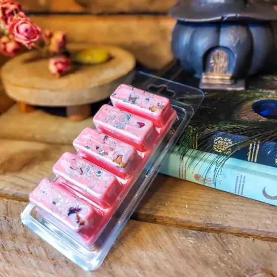 Fondant de cire parfumée Cerise Noire Explosive, l'énigme de l'ombre rouge !