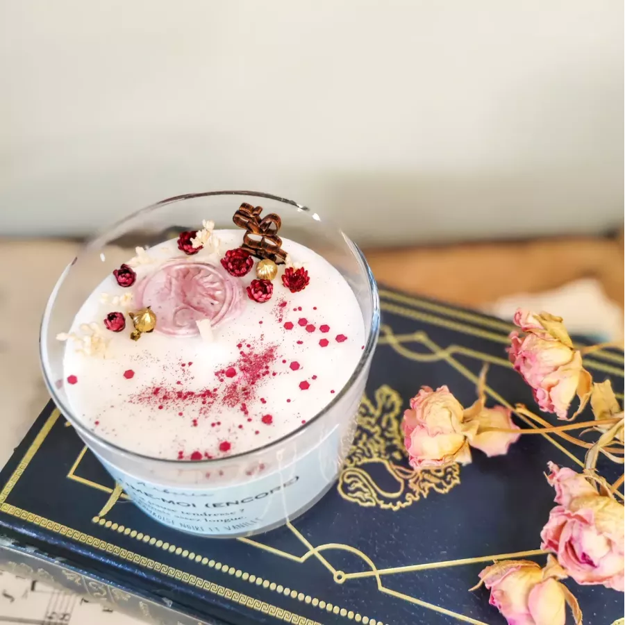 bougie à message Rallume-moi encore parfum framboise noire et vanille