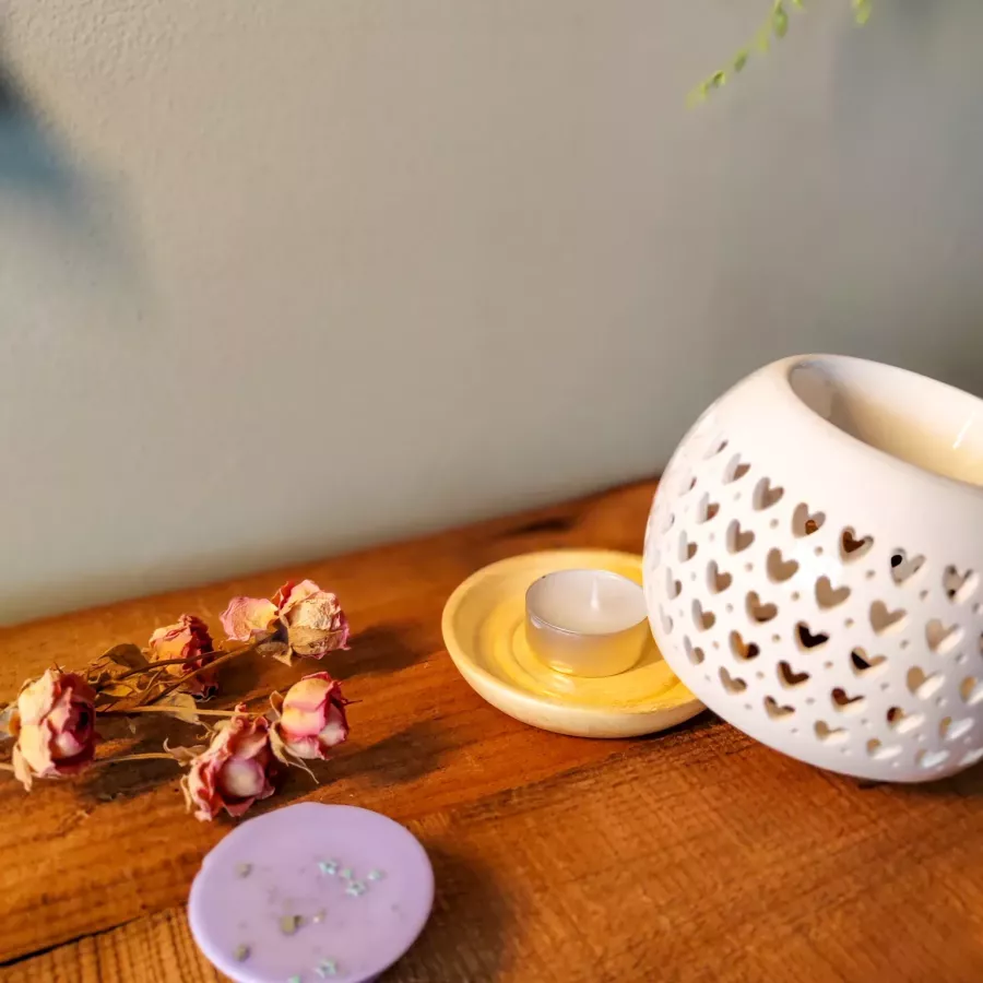 Brûle-parfum en céramique - Cœur lumineux