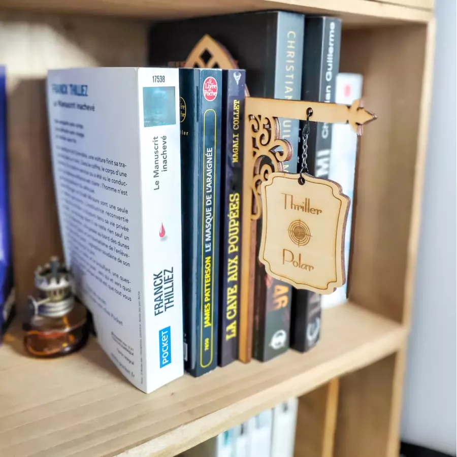 séparateur de livres bois arche des silences - cosy mystery