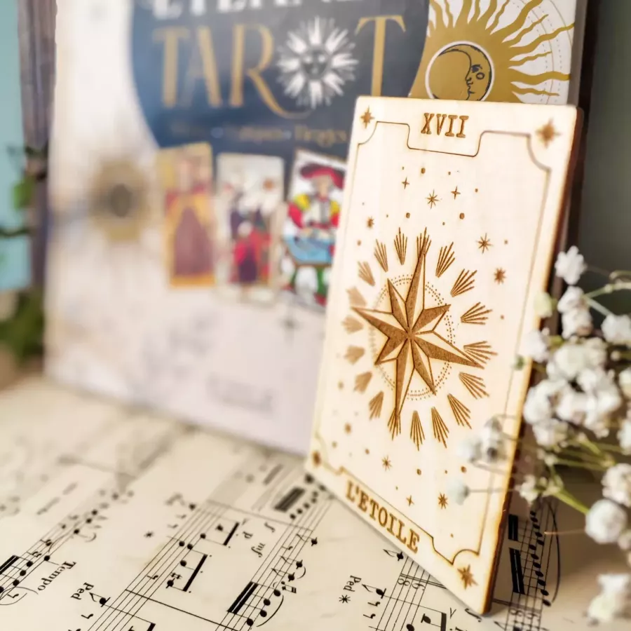 Carte de tarot en bois arcane XVII L’Étoile - décoration ésotérique Imbolc Arboria