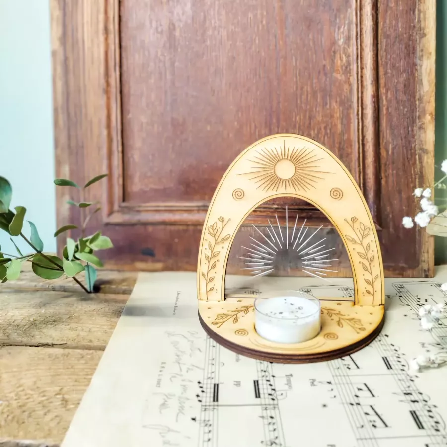 Arche de lumière en bois et acrylique avec bougie d’intention - autel Imbolc