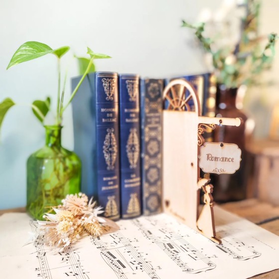 Séparateur de livre décoratif - silhouette & pancarte Romance