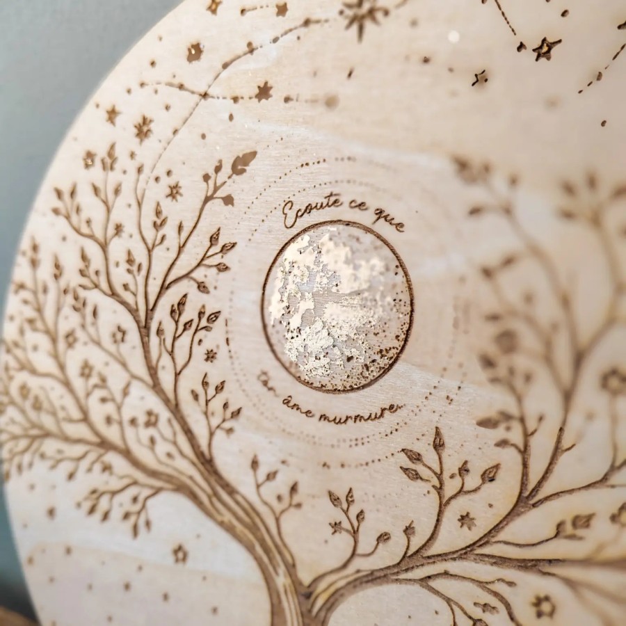 détail lune dorée feuille d’or véritable gravée sur bois