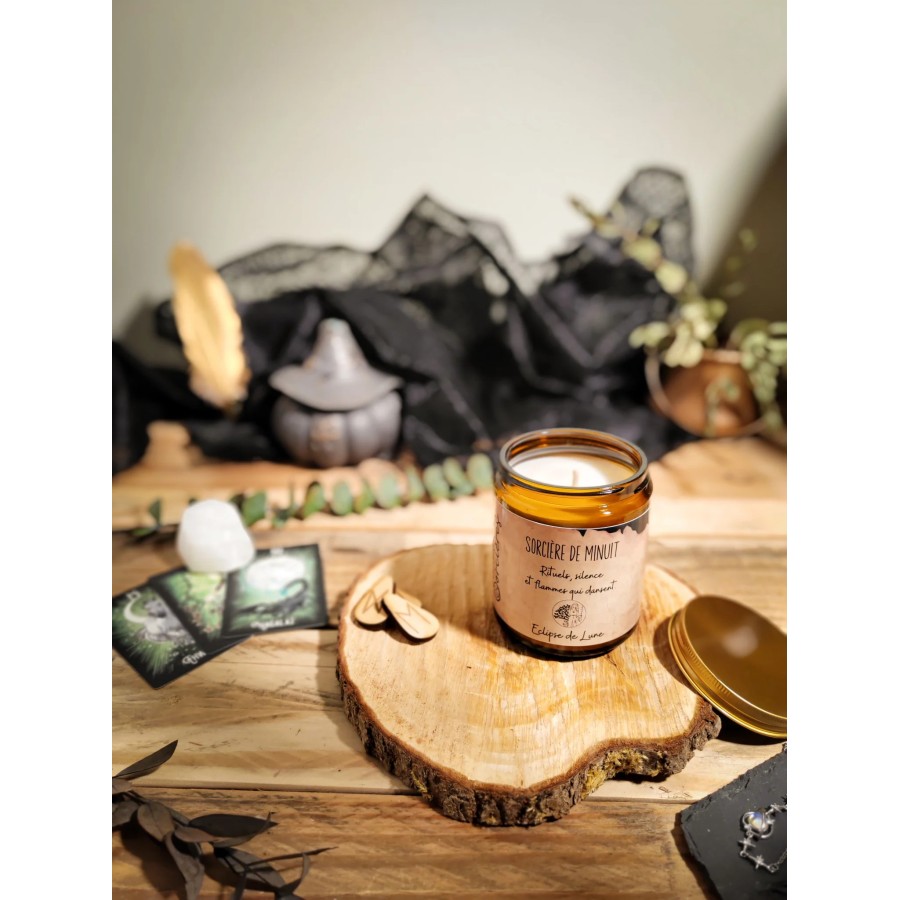 Bougie parfumée 200 g - Sorcière de minuit - Rituels et silence  - Eclipse de Lune