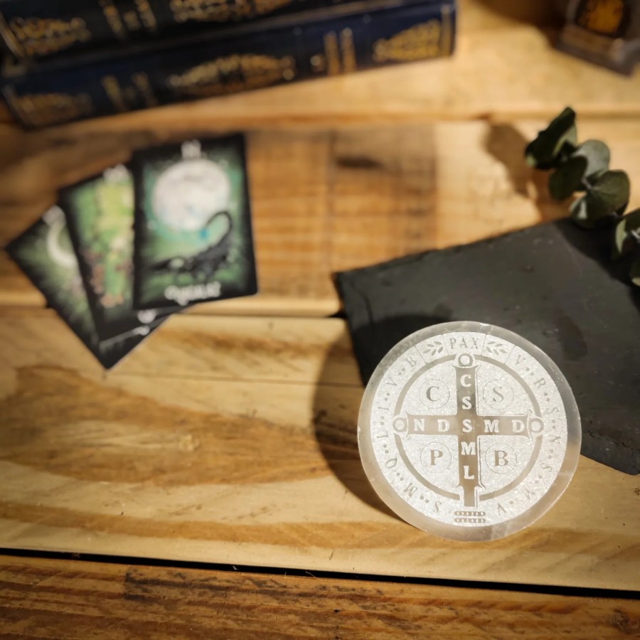 plaque sélénite croix saint benoît