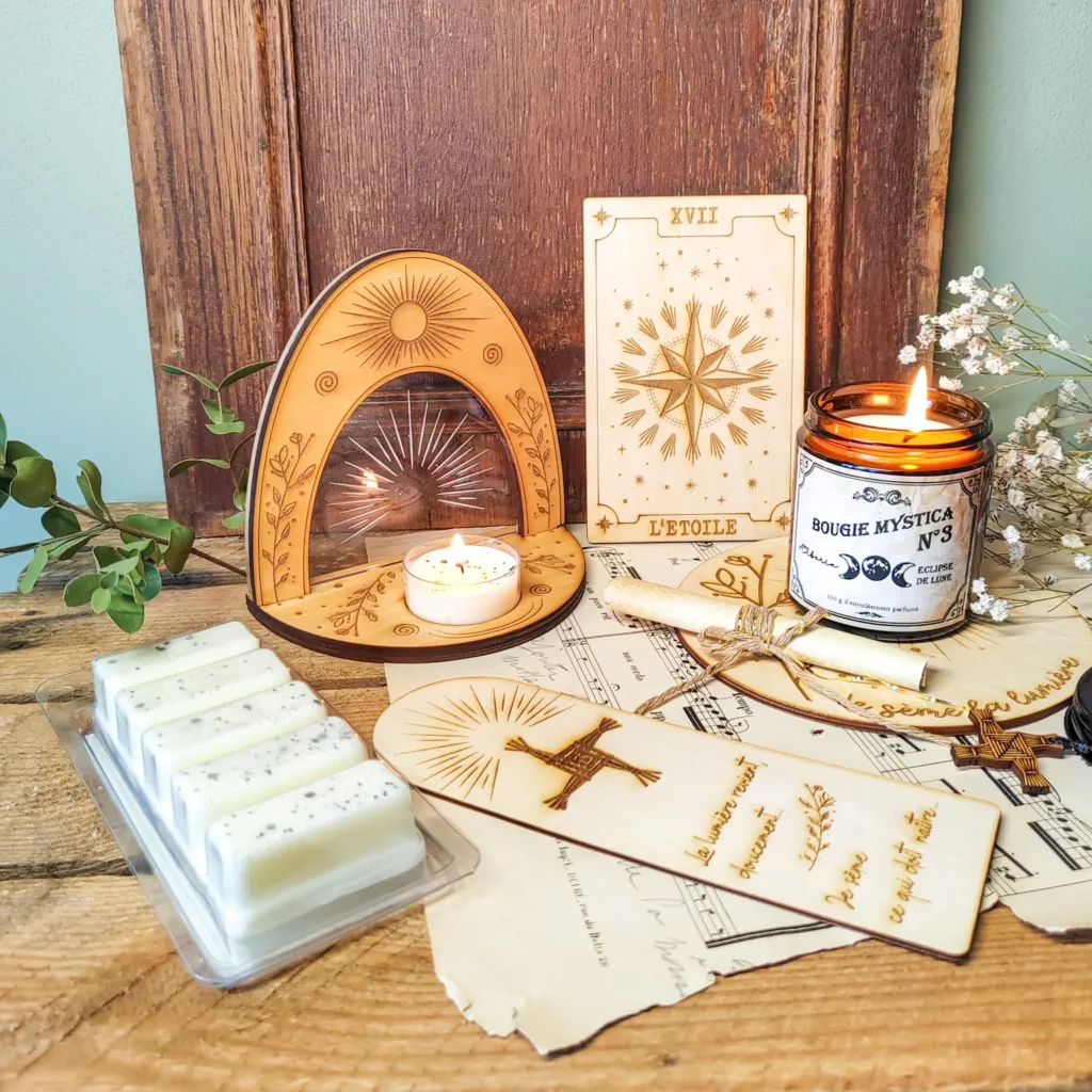 Rituel Imbolc avec arche en bois et bougies